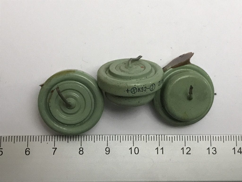 Салатовые конденсаторы К52-2